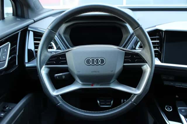 Audi Q4 (2022) thumbnail 22