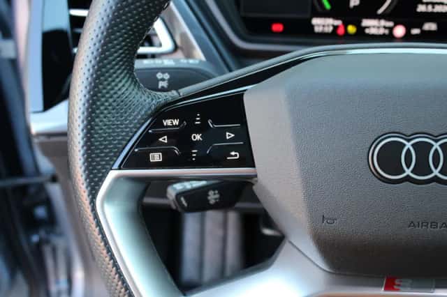 Audi Q4 (2022) thumbnail 23