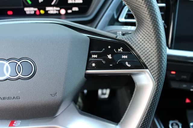 Audi Q4 (2022) thumbnail 24