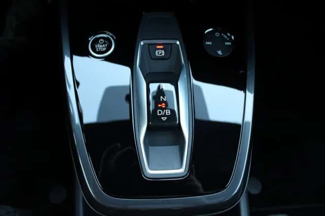Audi Q4 (2022) thumbnail 28