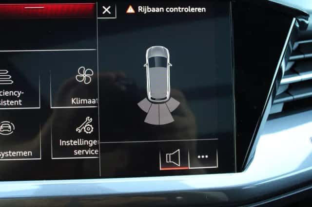 Audi Q4 (2022) thumbnail 34