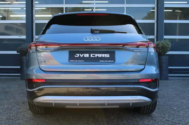Audi Q4 (2022) thumbnail 7