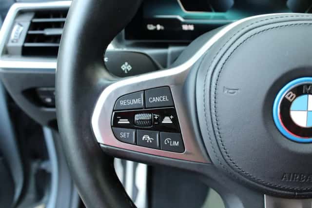 BMW i4 (2022) thumbnail 23