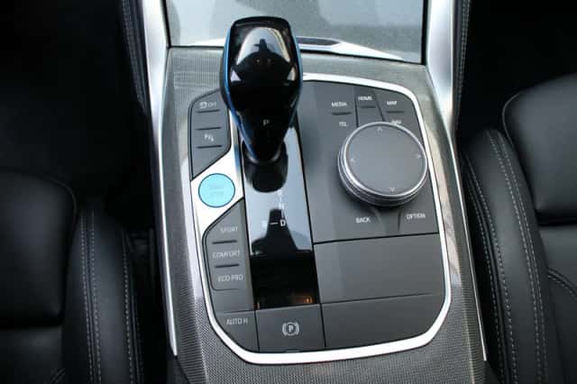 BMW i4 (2022) thumbnail 25