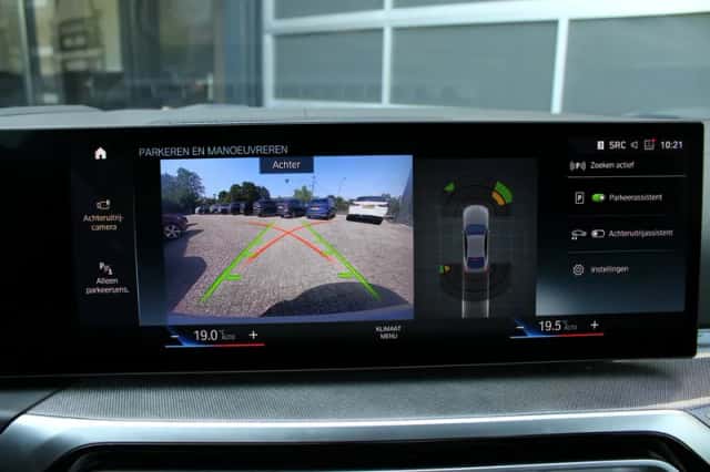 BMW i4 (2022) thumbnail 33