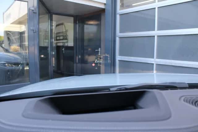 BMW i4 (2022) thumbnail 34
