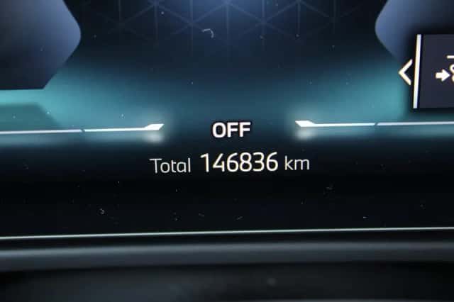 BMW i4 (2022) thumbnail 36