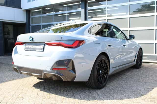 BMW i4 (2022) thumbnail 6
