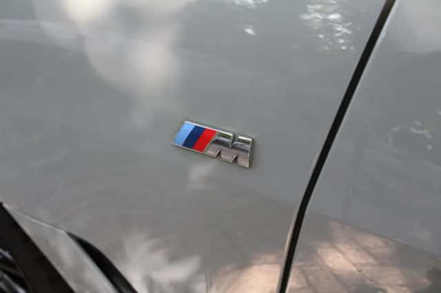 BMW i4 (2022) thumbnail 9