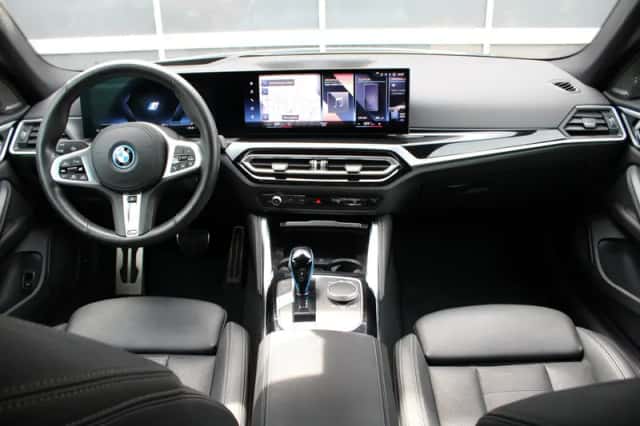 BMW i4 (2022) thumbnail 2