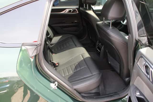 BMW i4 (2022) thumbnail 11