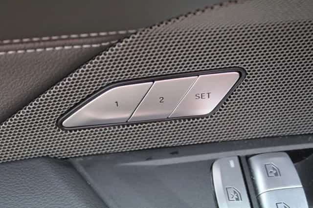 BMW i4 (2022) thumbnail 19