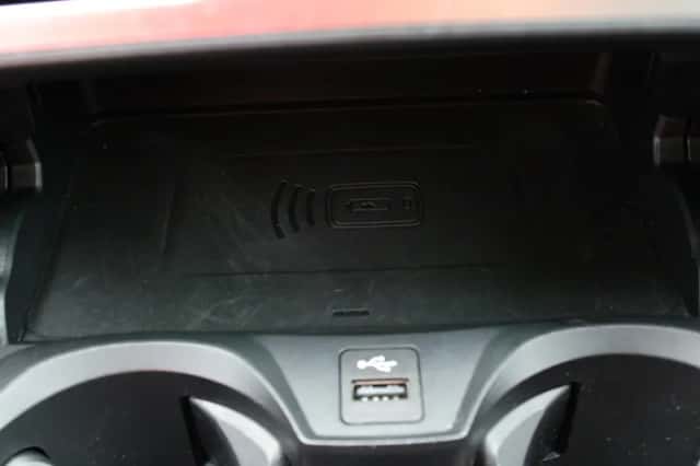 BMW i4 (2022) thumbnail 27