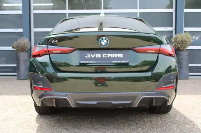BMW i4 (2022) thumbnail 8