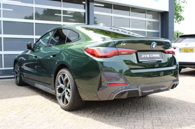 BMW i4 (2022) thumbnail 9