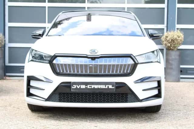 Škoda Enyaq (2023) thumbnail 4