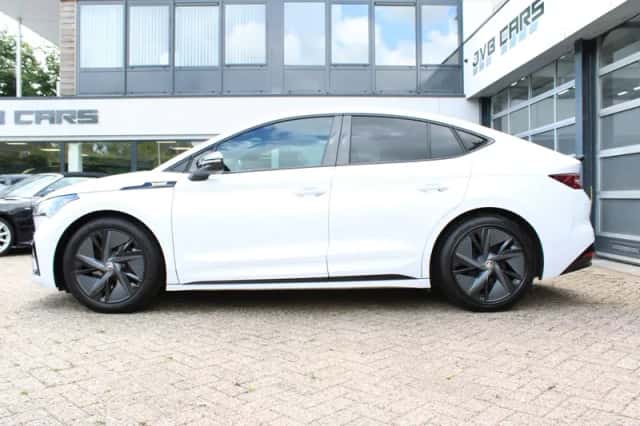 Škoda Enyaq (2023) thumbnail 5