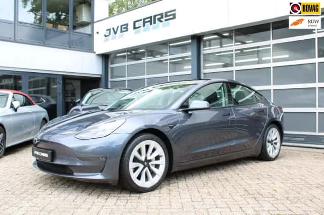 Tesla Model 3 (2021) thumbnail 1