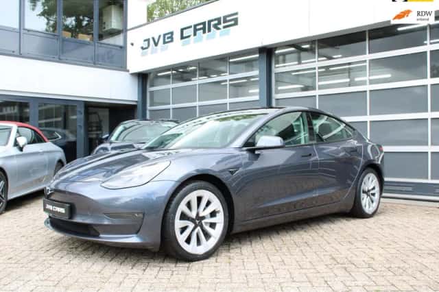 Tesla Model 3 (2021) thumbnail 1