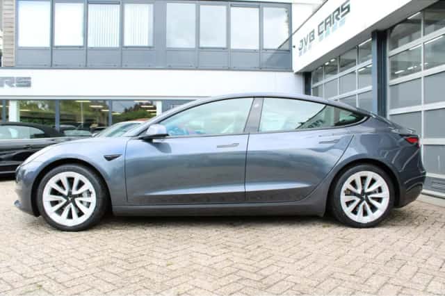 Tesla Model 3 (2021) thumbnail 5