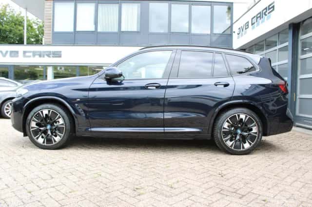 BMW iX3 (2022) thumbnail 5