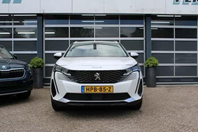 Peugeot 3008 (2021) thumbnail 2