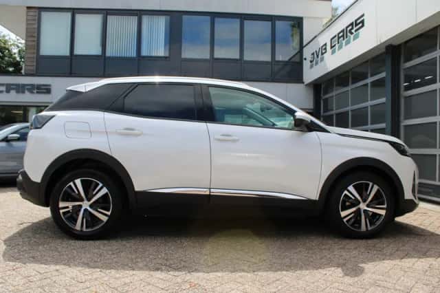 Peugeot 3008 (2021) thumbnail 5