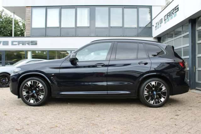 BMW iX3 (2022) thumbnail 4