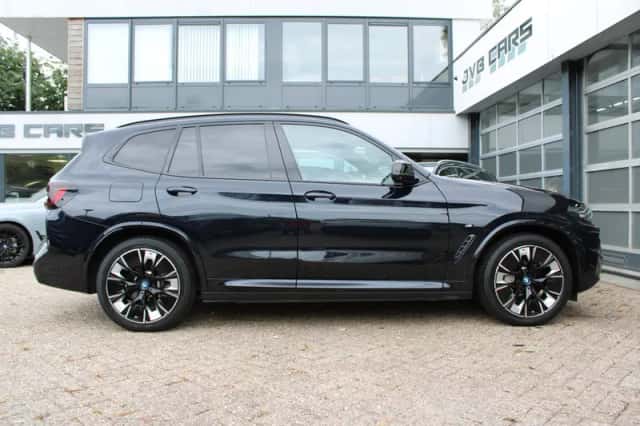 BMW iX3 (2022) thumbnail 5