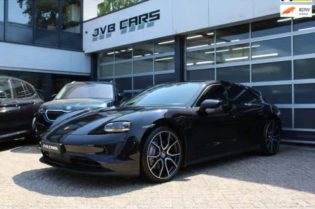 Porsche Taycan (2023) thumbnail 1