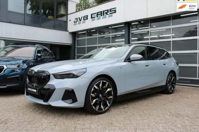 BMW i5 (2024) thumbnail 1
