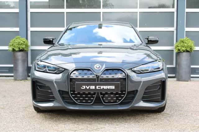 BMW i4 (2023) thumbnail 3