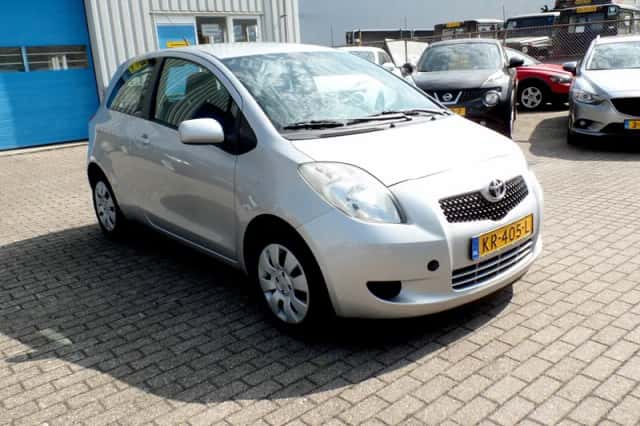Toyota Yaris (2006) thumbnail 5