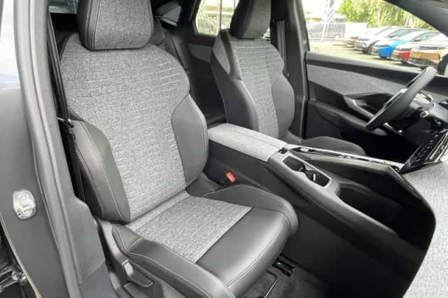 Peugeot 3008 (2025) thumbnail 6