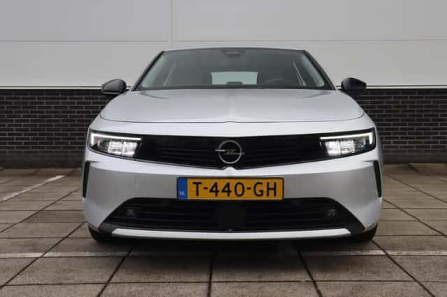 Opel Astra (2023) thumbnail 2