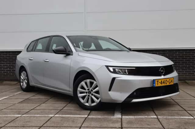 Opel Astra (2023) thumbnail 3