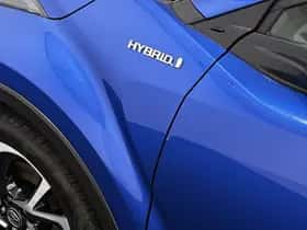 Toyota C-HR (2021) thumbnail 36