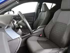 Toyota C-HR (2021) thumbnail 6