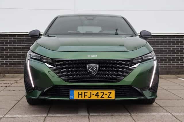 Peugeot 308 (2022) thumbnail 2