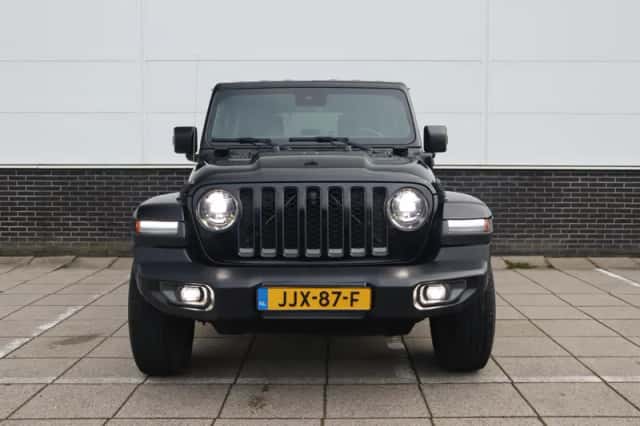 Jeep Wrangler (2021) thumbnail 2