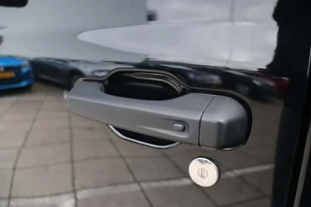 Jeep Wrangler (2021) thumbnail 13