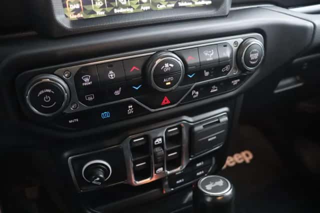 Jeep Wrangler (2021) thumbnail 14
