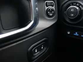 Jeep Wrangler (2021) thumbnail 22
