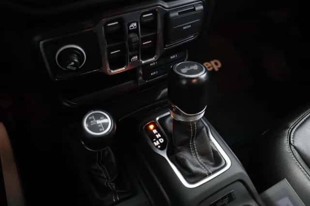 Jeep Wrangler (2021) thumbnail 24