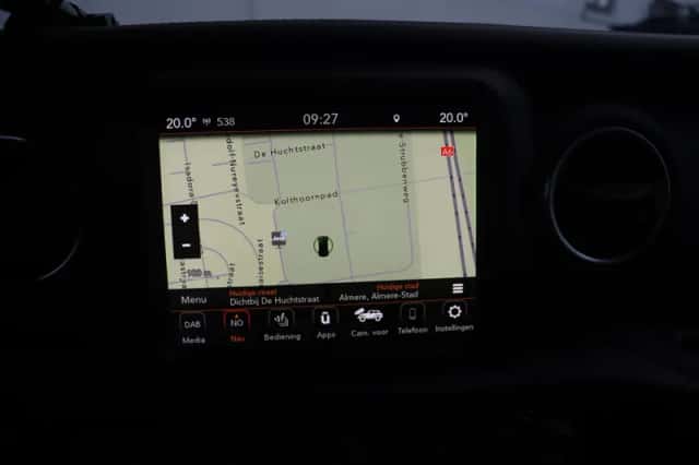 Jeep Wrangler (2021) thumbnail 25
