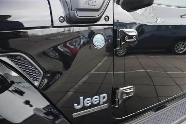 Jeep Wrangler (2021) thumbnail 10