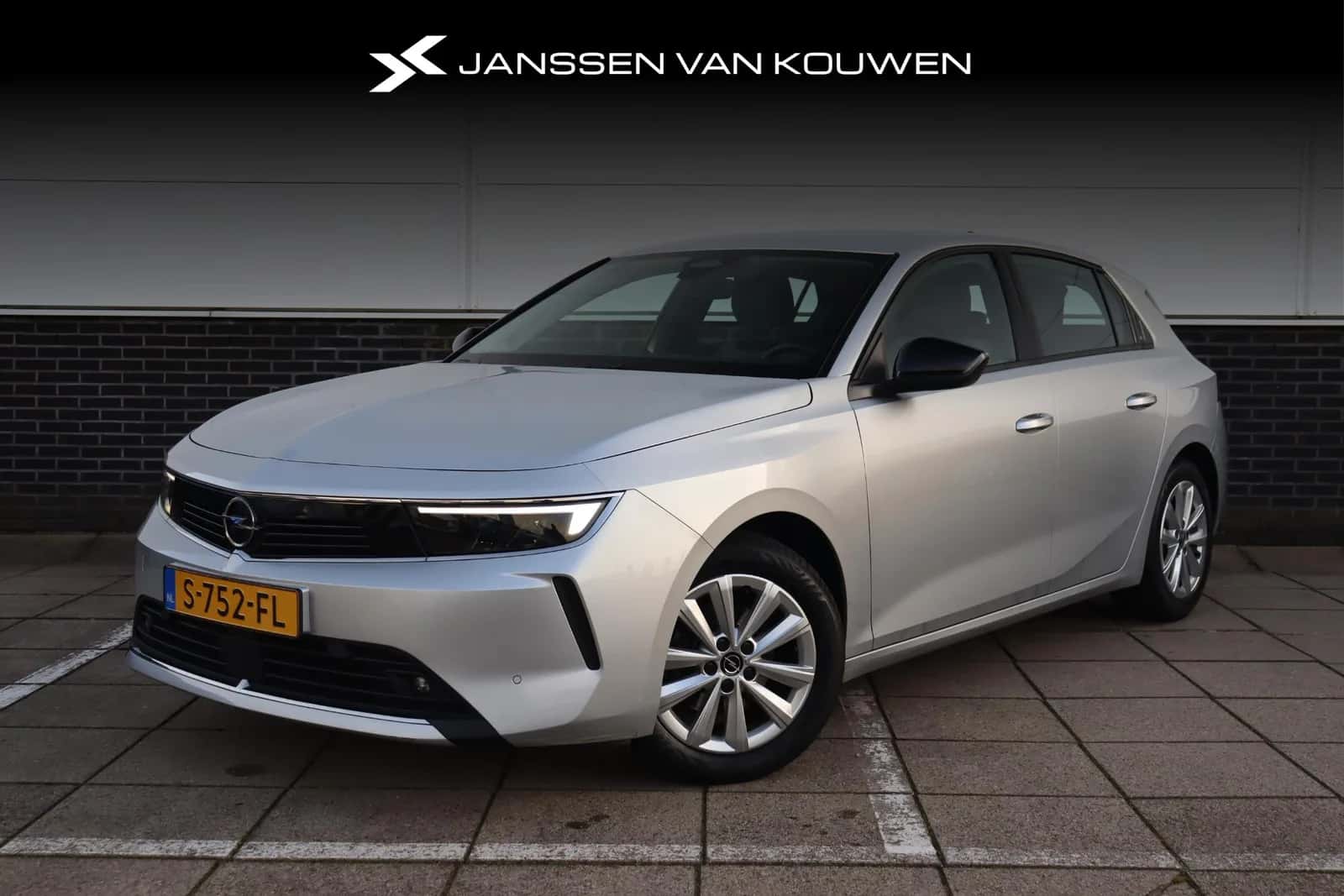 Opel Astra (2023) — foto 1