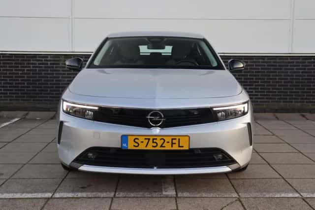 Opel Astra (2023) thumbnail 2