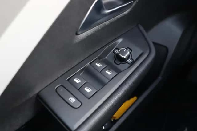 Opel Astra (2023) thumbnail 14