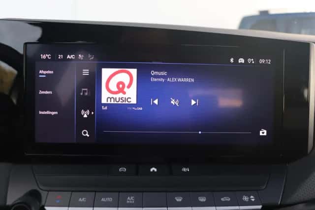 Opel Astra (2023) thumbnail 16